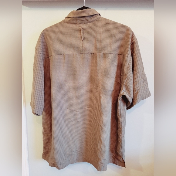 The North Face Short Sleeve Button Down Shirt - Picture 8 of 8